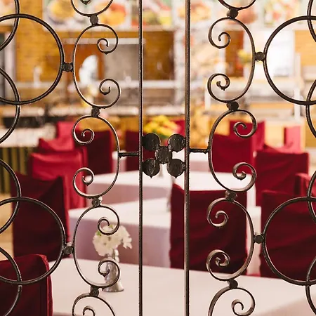 Belvedere Hotel 3*